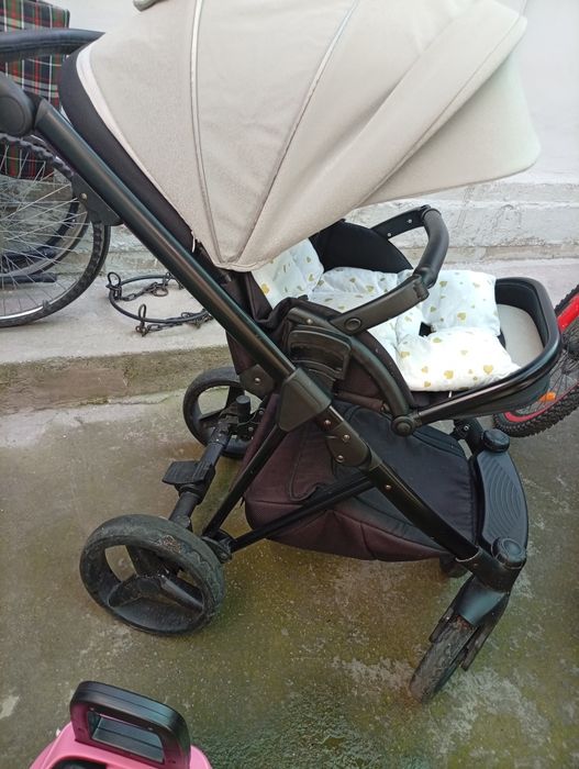 Детиски коляскаа