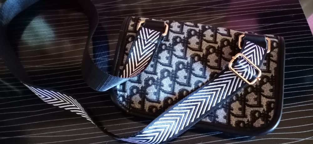 Модная, новая  сумка .