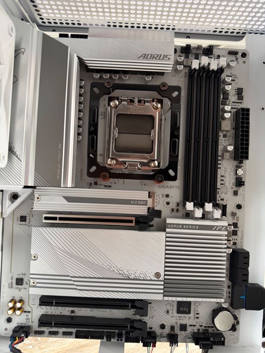 Placa de baza b650 aorus elite ax ice