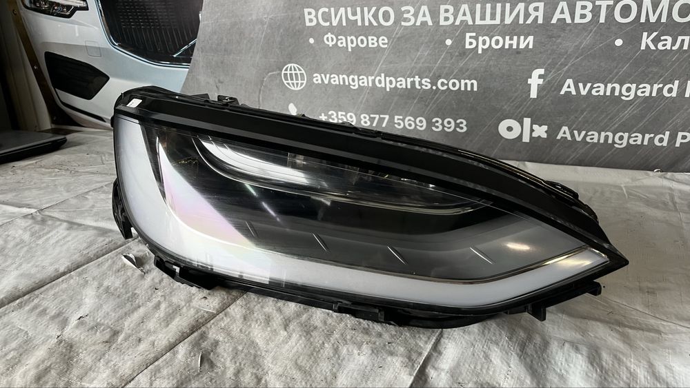 2 броя ляв и 2 броя десен фар Tesla X 2015-