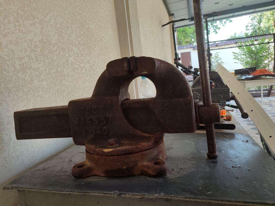 Тиски советские без стола