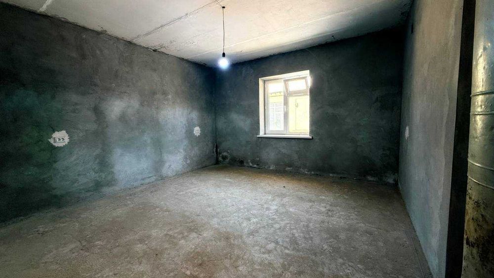 УЙ СОТИЛАДИ Жума шахрида, Дом продается на 6.8 соток земли в г. Джума