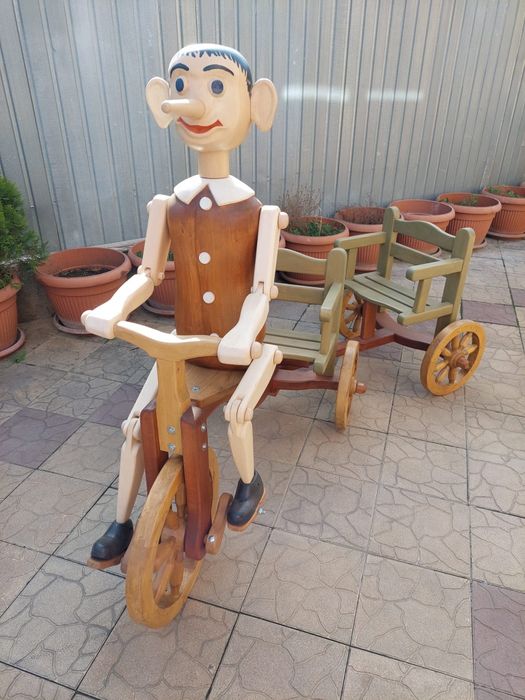 Vând Pinocchio din lemn, deosebit