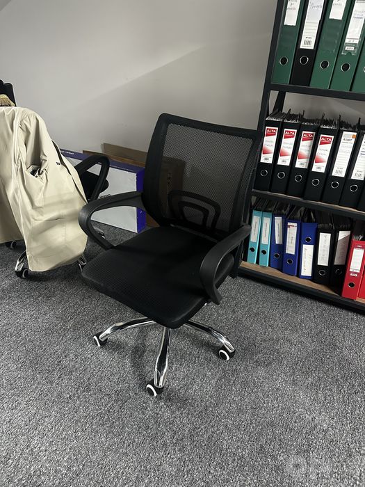 Ofis stol kompaktnit