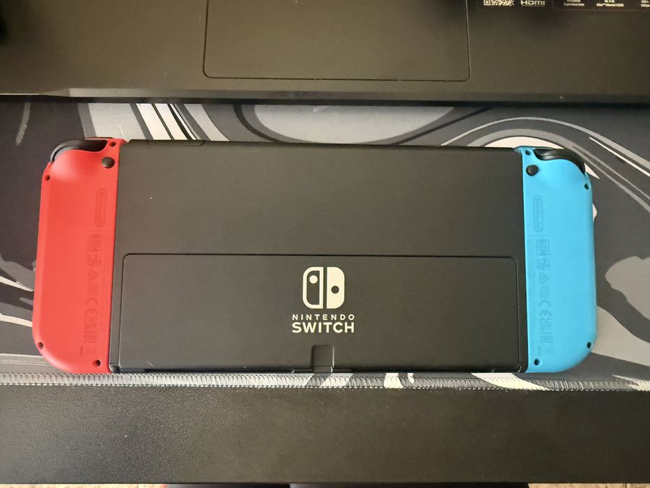 Nintendo Switch Oled  + protective case