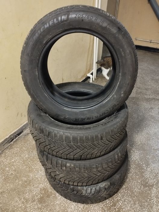 Vând cauciucuri -anvelope iarna Michelin