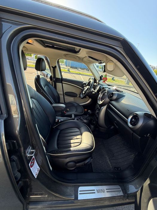 Mini cooper country man