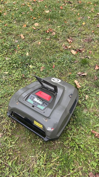 Robot tuns iarba 2000mp