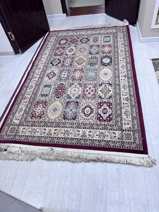 Кілем сатылады состояниесі жақсы.