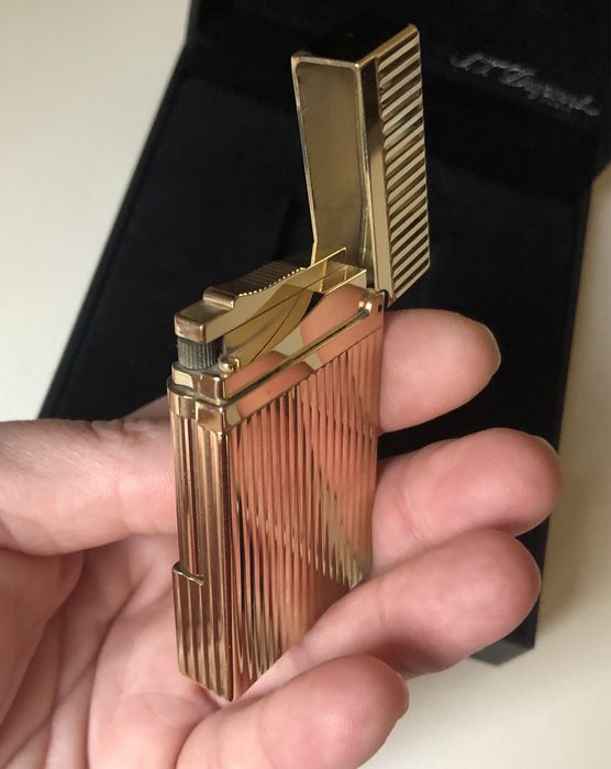 S.T.Dupont ligne 2 Montparnasse Gold Lighter vertical lines