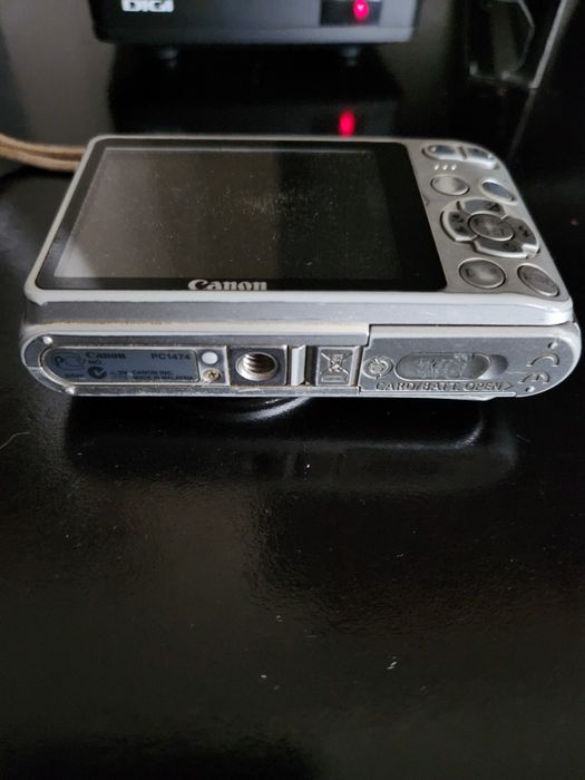 Aparat foto video CANON powershot A3100 IS,funcțional.