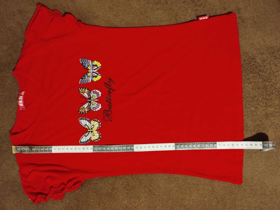 Блузка с къс ръкав за момиче, червена с пеперуди.