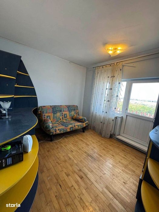 De vanzare apartament 4 camere, pe Bd. Roman Musat,2 bai si 2 balcoane