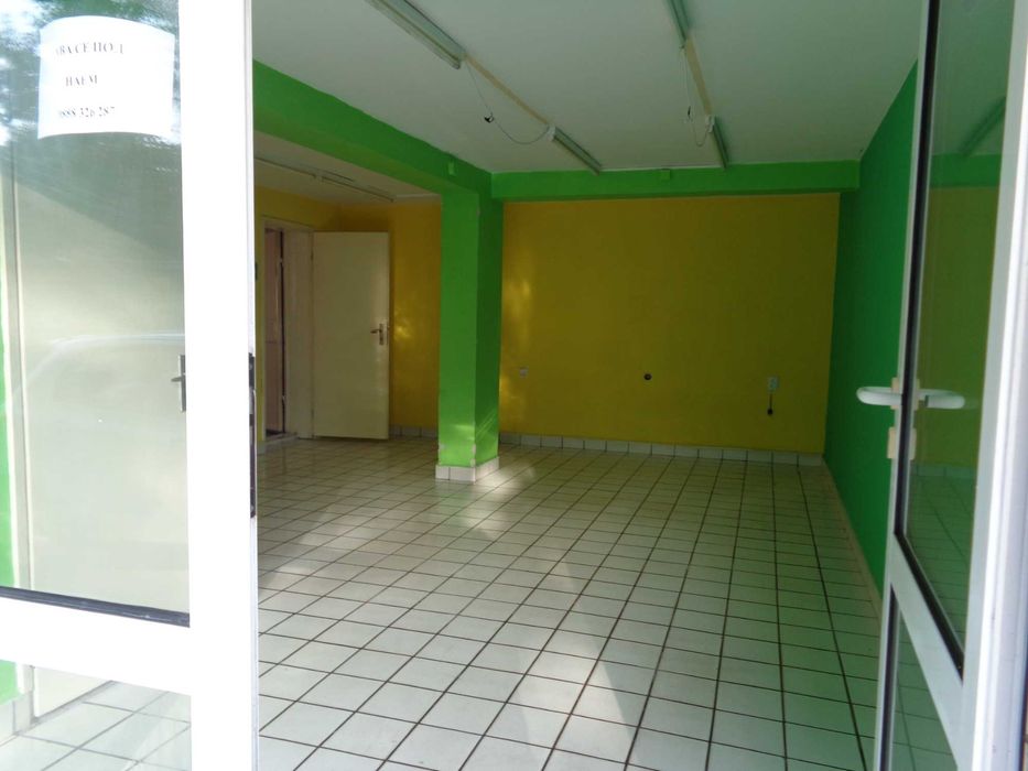 Дава се под наем Магазин в Русе, Център - 35 кв.м за 153 € - Снимка #1