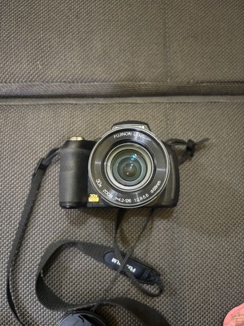 FujiFilm FinePix HS10