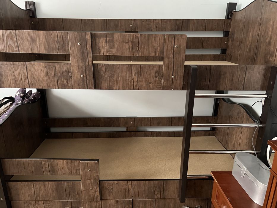 Kravat 2 etajli sotiladi xolati yaxshi