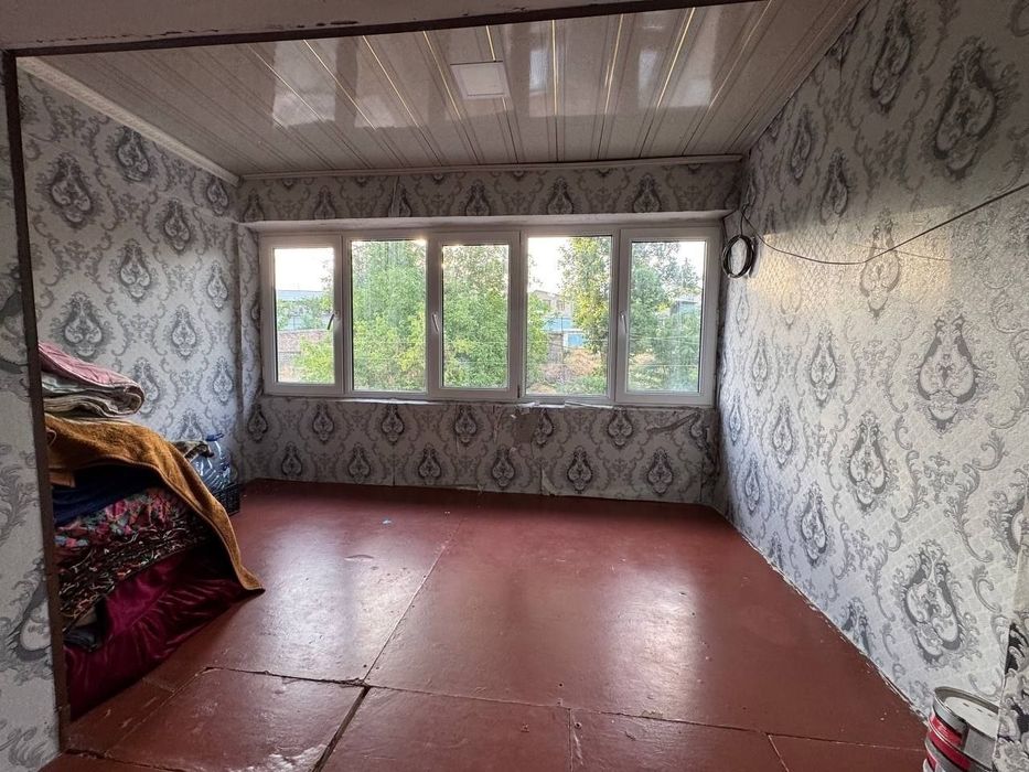 ПРОДАЕТСЯ Чирчик ш. Ок ковок кирпичный дом 3/3/4 65 м²