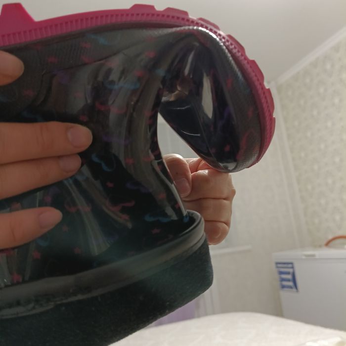 Продам детские резиновые сапоги