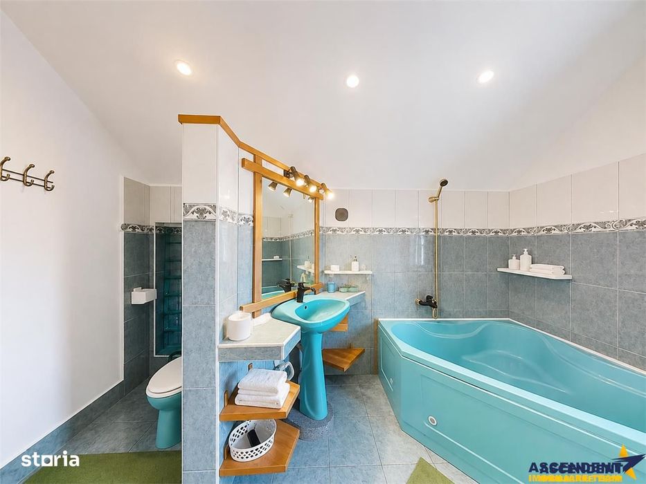Vila individuala, arhitectura aparte, garaj, terasa,  balcon, Semicent