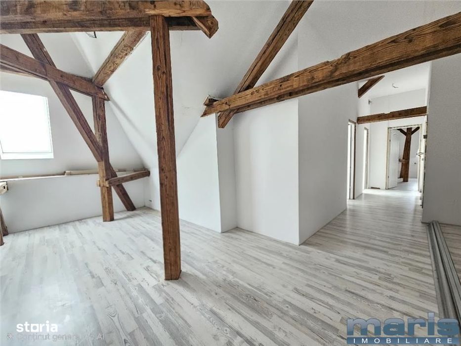Apartament 3 camere 2 bai Ultracentral 95 mp la mansarda — fotografia 1