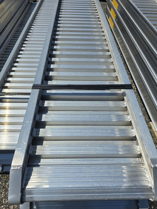 Алуминиеви рампи ,пътеки и вериги за багери