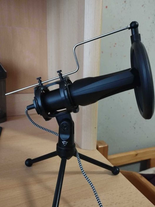 Микрофон Trust GXT 232 Mantis