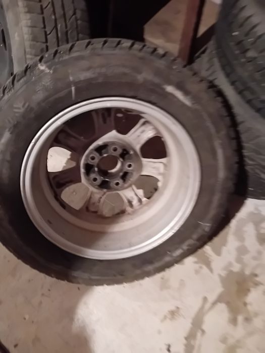 Cauciucuri de vanzare