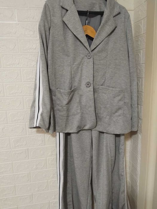 спортен костюм дамски