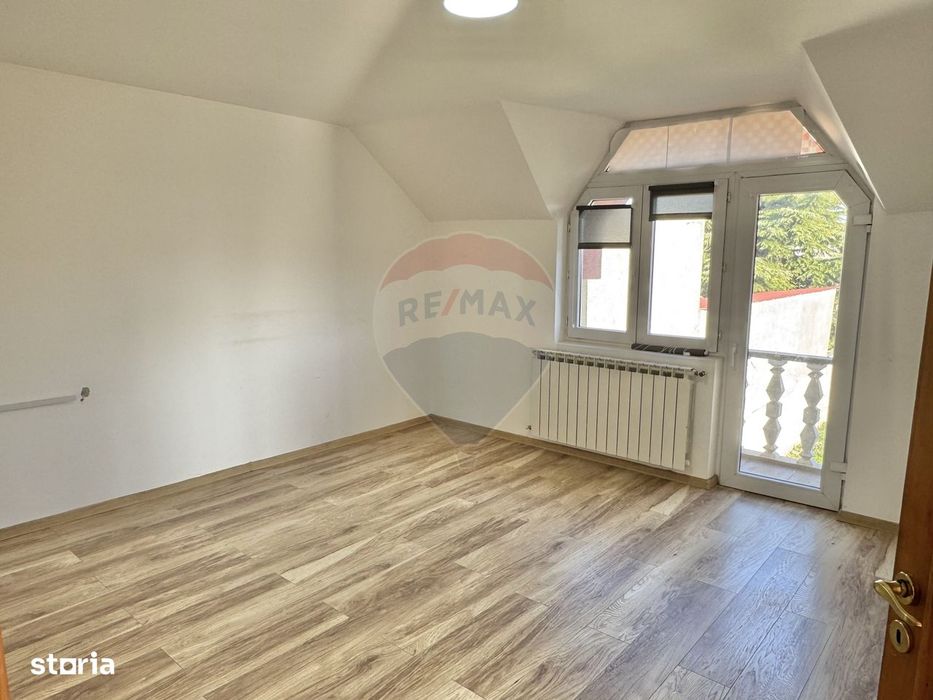 Casă / Vilă cu 6 camere de închiriat în zona Iosia