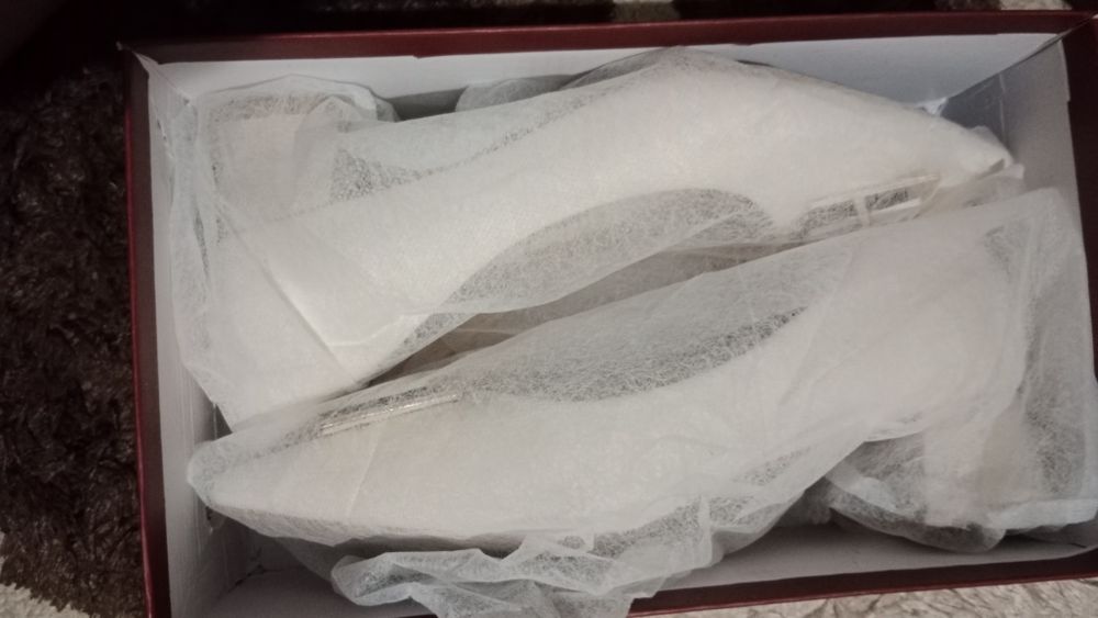 Бежевый туфли, продаю срочна