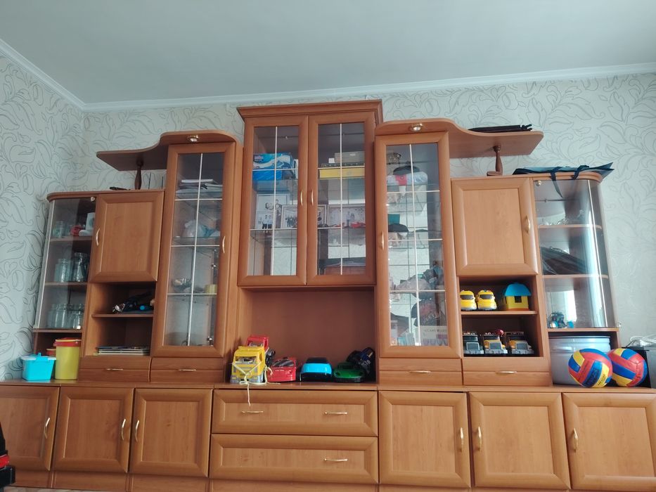 Продаётся стенка мебель для гостиной