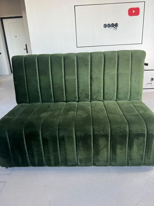 Продам срочно диван и стулья