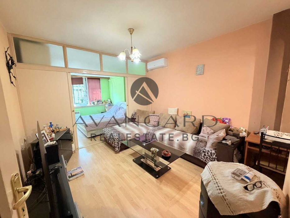 Продава се Тристаен апартамент в Пловдив, Кючук Париж - 60 кв.м за 1950 €/кв.м - Снимка #1