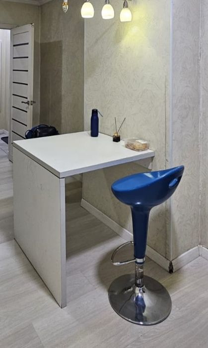 Продам барные стулья и стулья