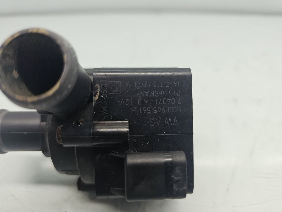 Pompa recirculare apa Volkswagen Golf 7 (5G) [Fabr 2014-prezent] 5Q096