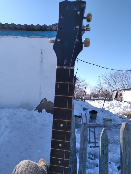 Продаю гитара и домбыра