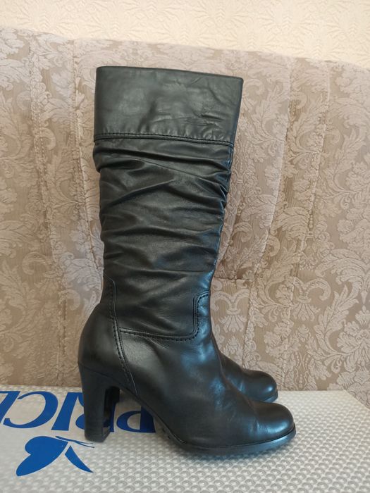 Продам женские сапоги 38 размера