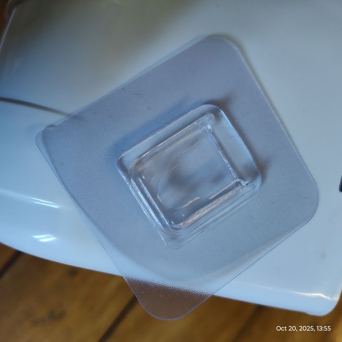 Диспенсър за сапун на пяна и четка за тоалетна чиния