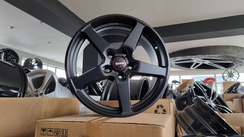17цола 5x114.3 MOMO 5х114.3 Toyota Dacia Renaut Mazda
