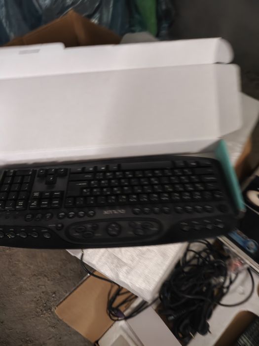 Процессор клавиатура монитор колонки дали кампютерный набор