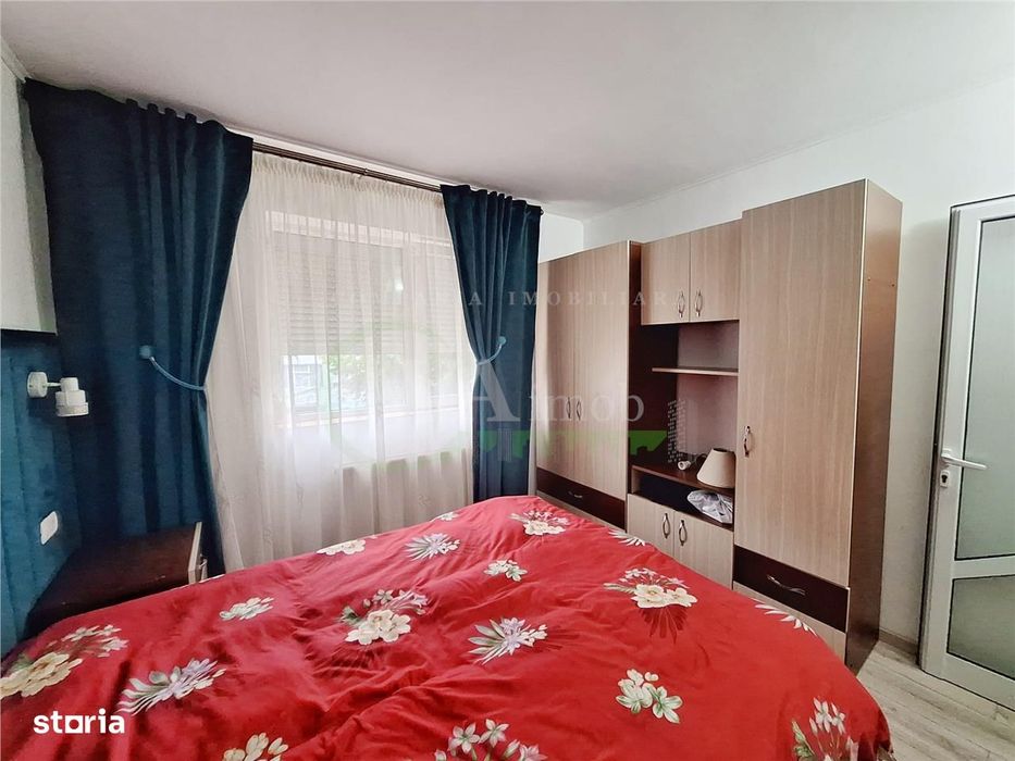 Apartament 3 camere semidecomandat zona Milcov