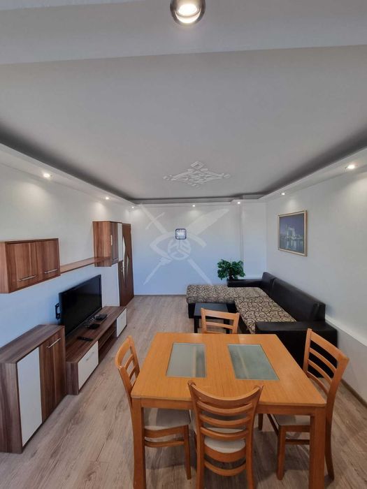 Дава се под наем Тристаен апартамент в Пловдив, Кючук Париж - 76 кв.м за 448.8 € - Снимка #1