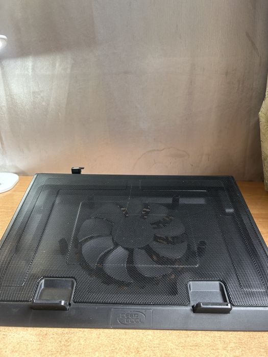 Охлаждающая подставка для ноутбука