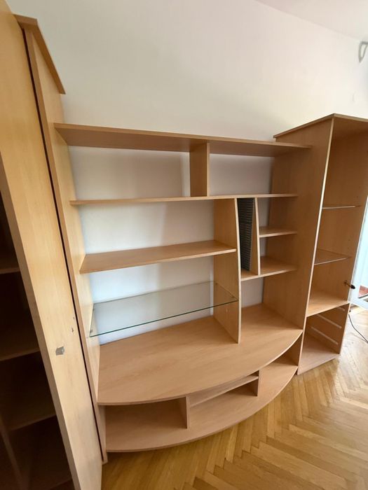 Biblioteca Mobexpert, stare foarte buna. Se ridica din Bucuresti, sec 1, zona Moxa