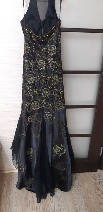 Шикарное вечернее платье