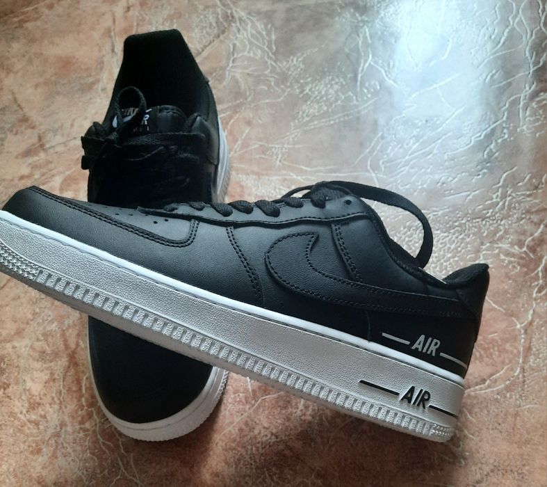 Продам кроссовки