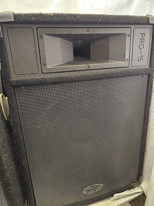 Boxe Peavey PRO-15 4ohm Anglia UK pasive 2 Way 2x600W