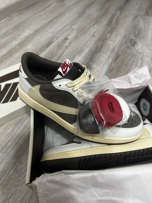 Air Jordan 1 Low Travis Scott