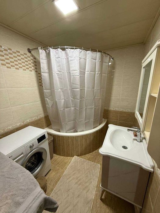 Сдается в аренду просторная 3-комнатная квартира в центре города