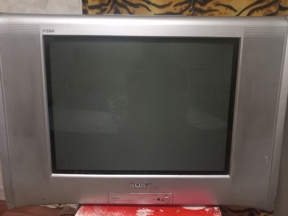 Телевизор SONY без пульта,рабочий